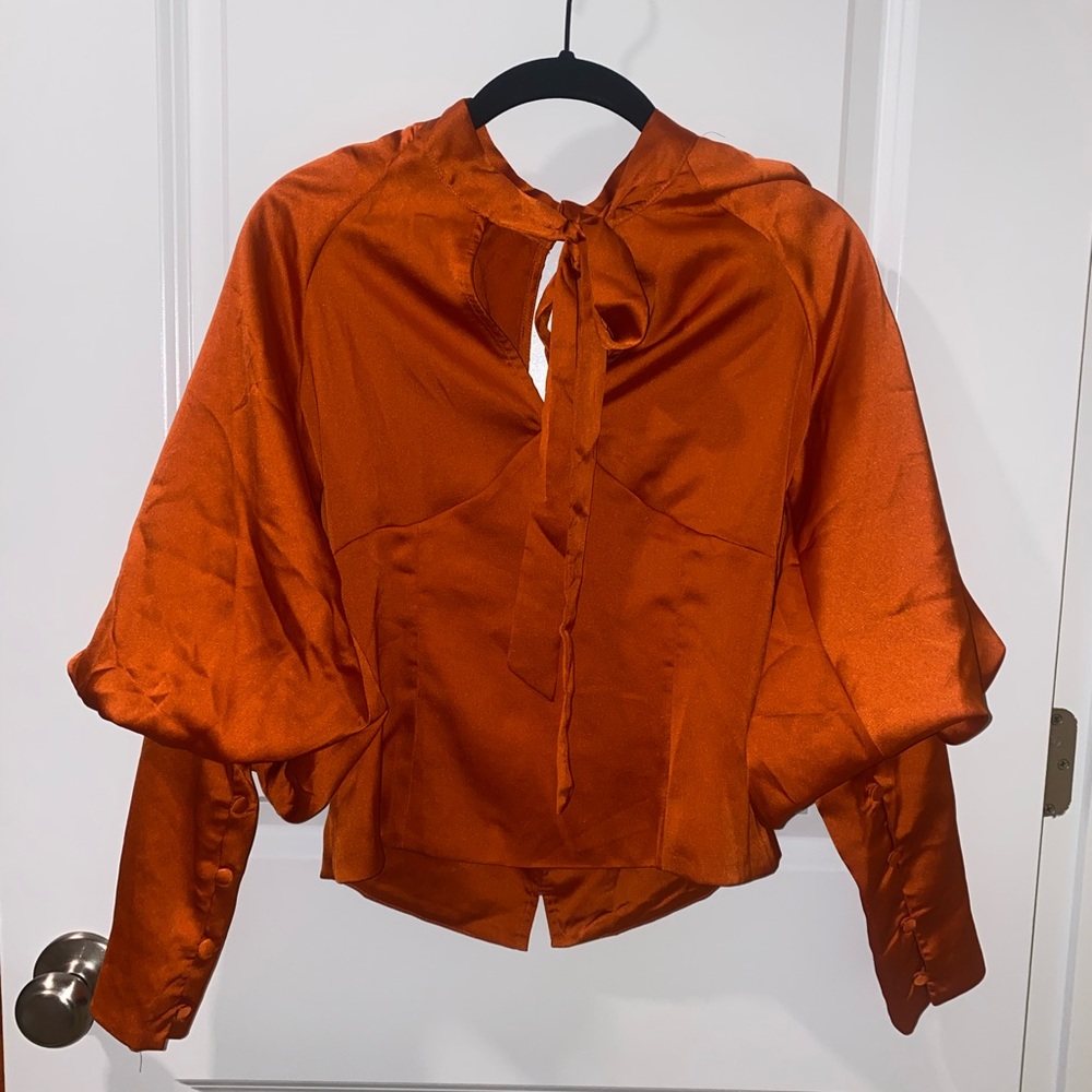 LULUMARI Burnt Orange Blouse with Button Detail, size small